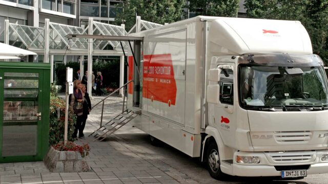 CityLiner - for classic live communications 18 fashiontour promotion truck