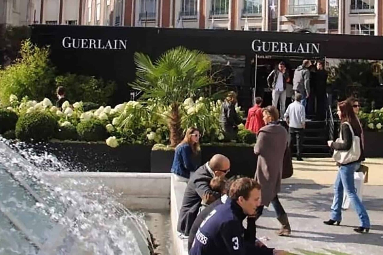 french_guerlain_roadshow_promotion