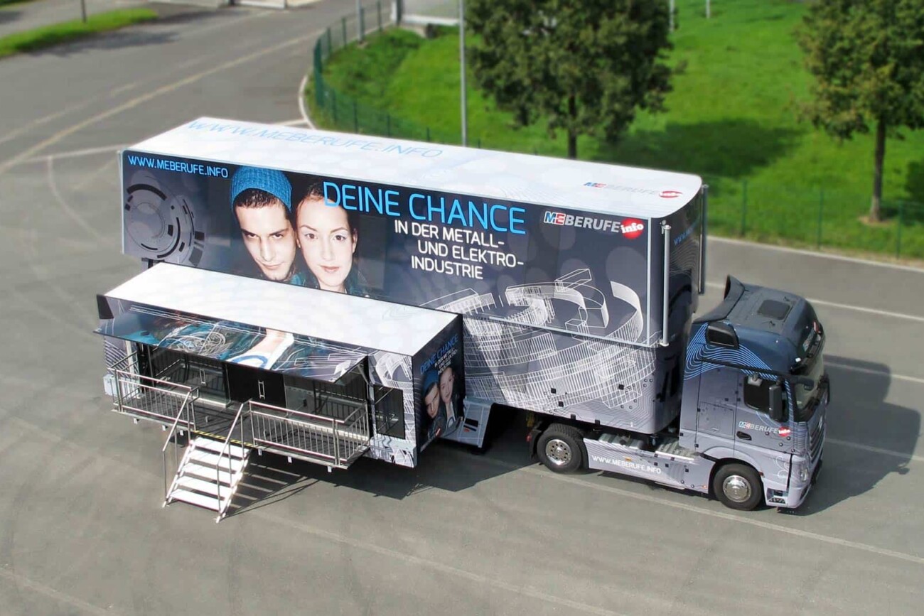 german_infotruck_recruiting_roadshow