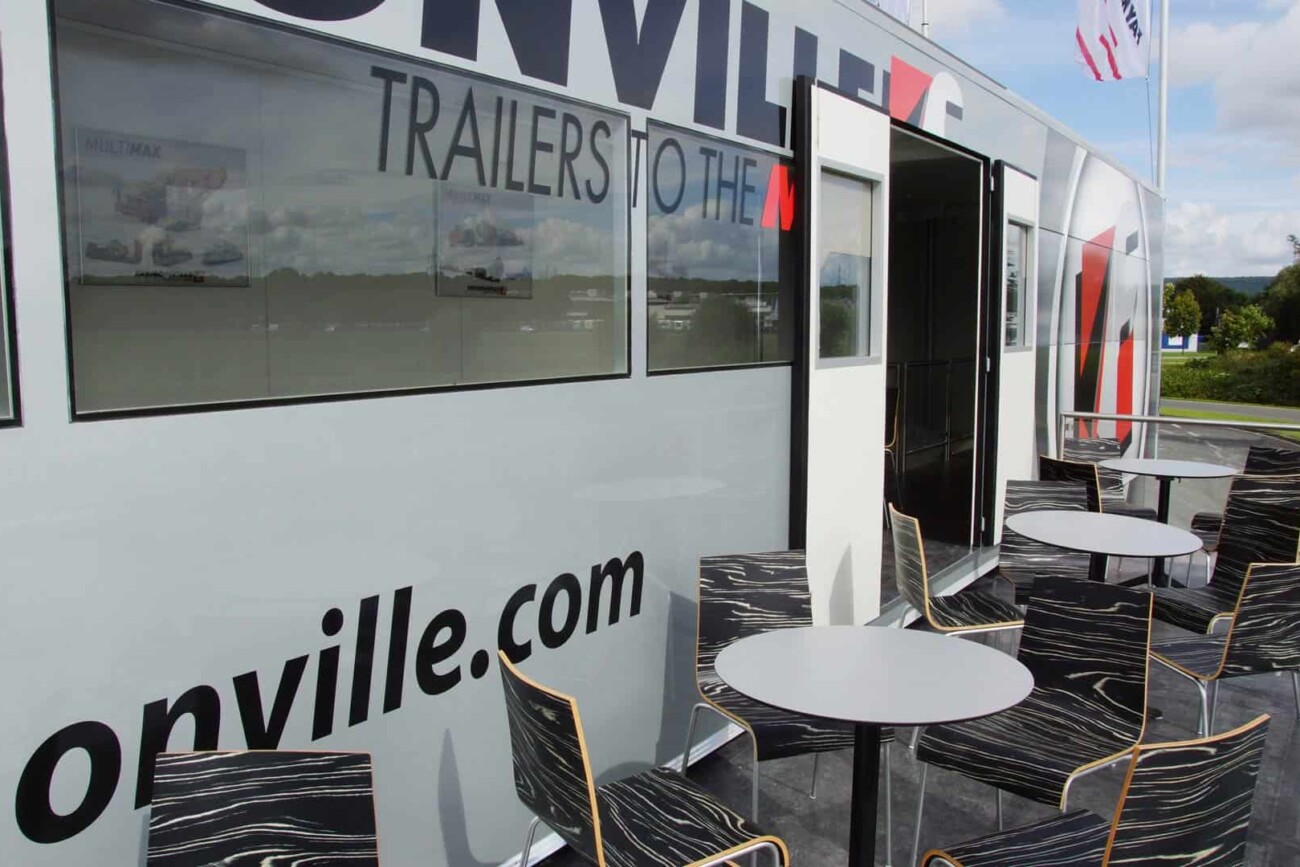 outdoor_event_roadshow_truck