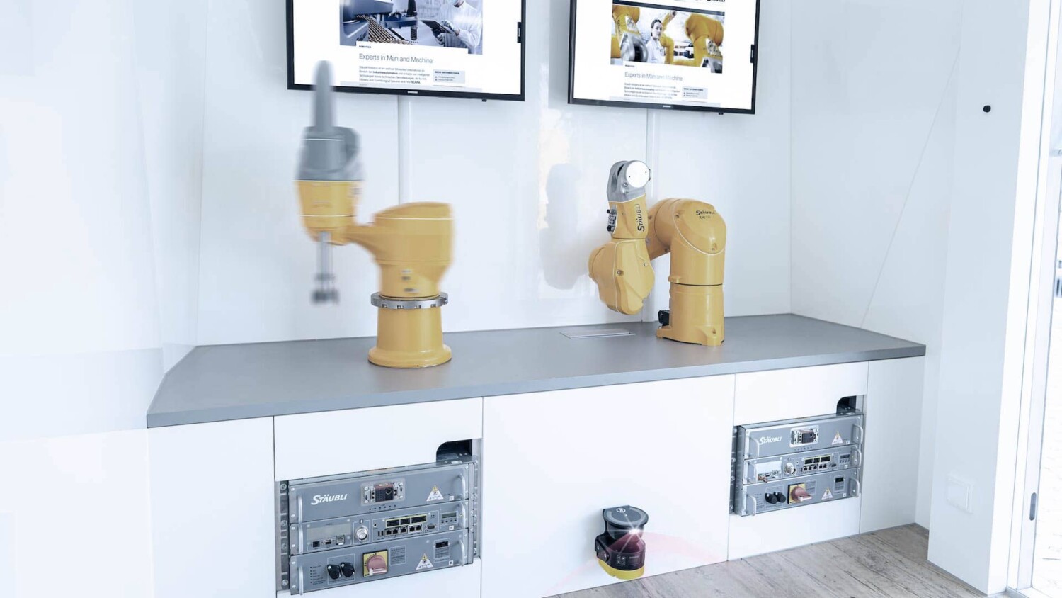 staubli promotionfahrzeug robotic